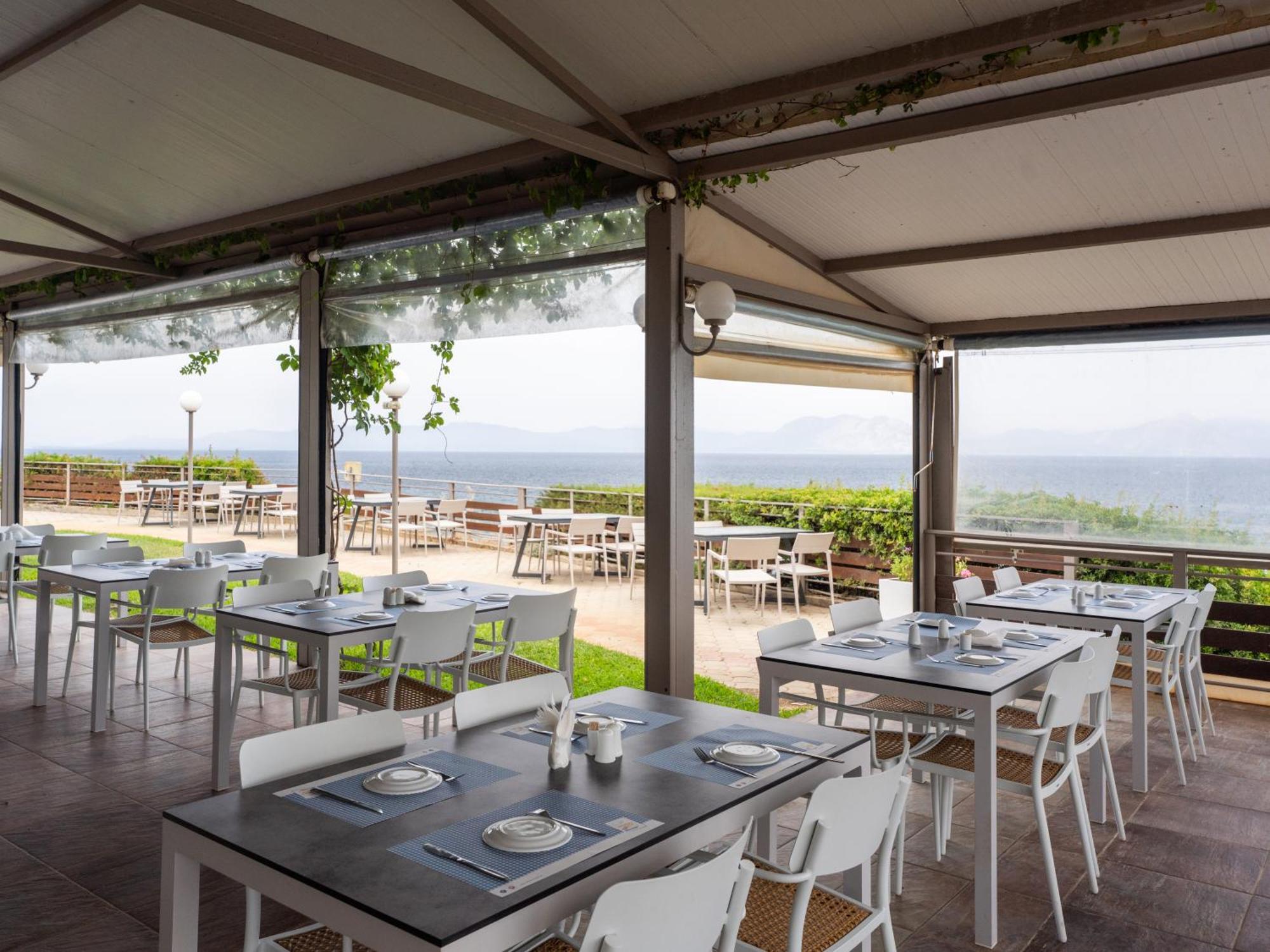 Niforeika Beach Hotel Dış mekan fotoğraf